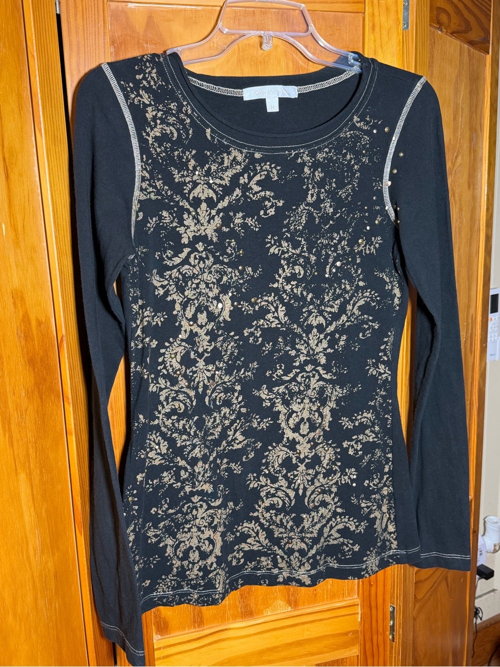 Black Long-Sleeve Print Top with Studs by Karen by Karen Kane| Size M